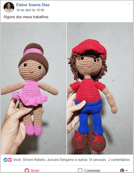 Uma boneca de Amigurumi e um garoto de Amigurumi.
